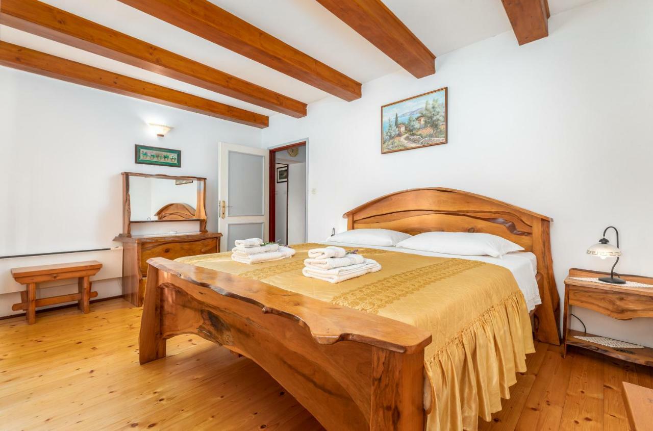 Holiday Home Ana Канфанар Екстер'єр фото