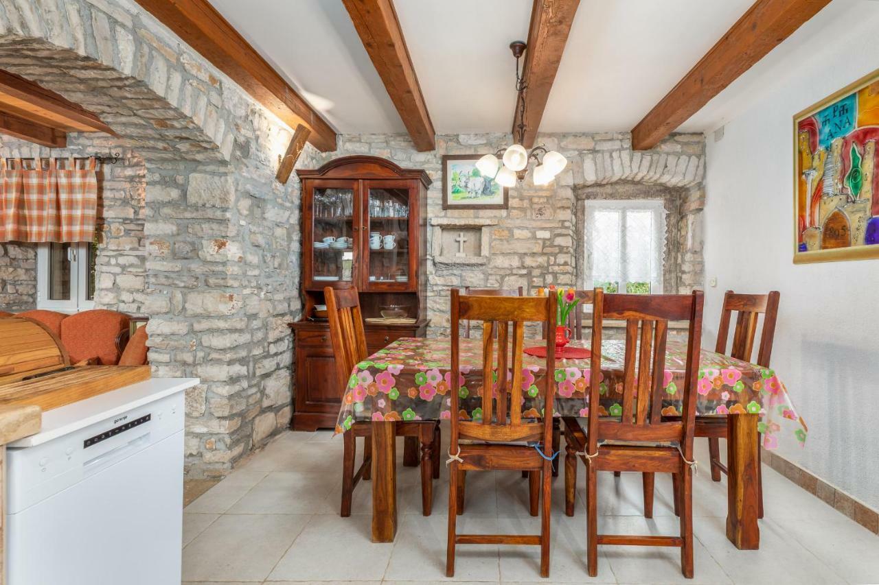 Holiday Home Ana Канфанар Екстер'єр фото