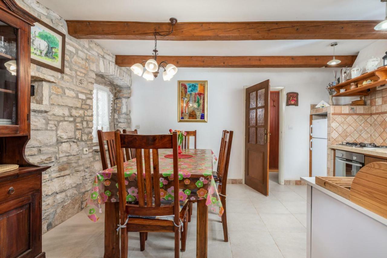 Holiday Home Ana Канфанар Екстер'єр фото