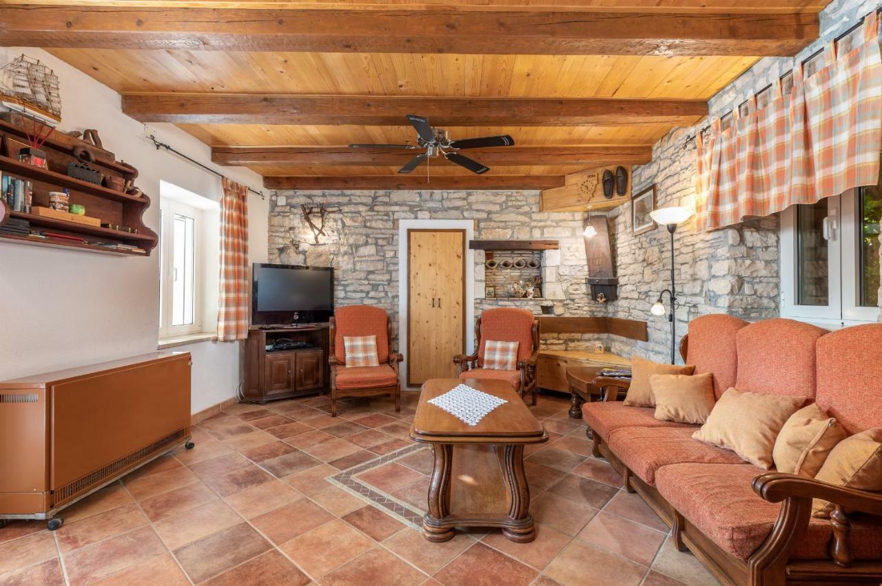 Holiday Home Ana Канфанар Екстер'єр фото