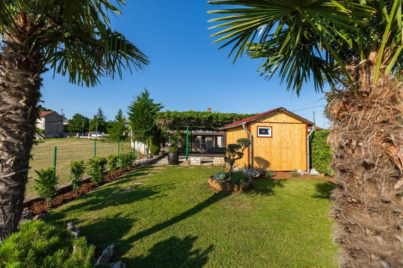Holiday Home Ana Канфанар Екстер'єр фото