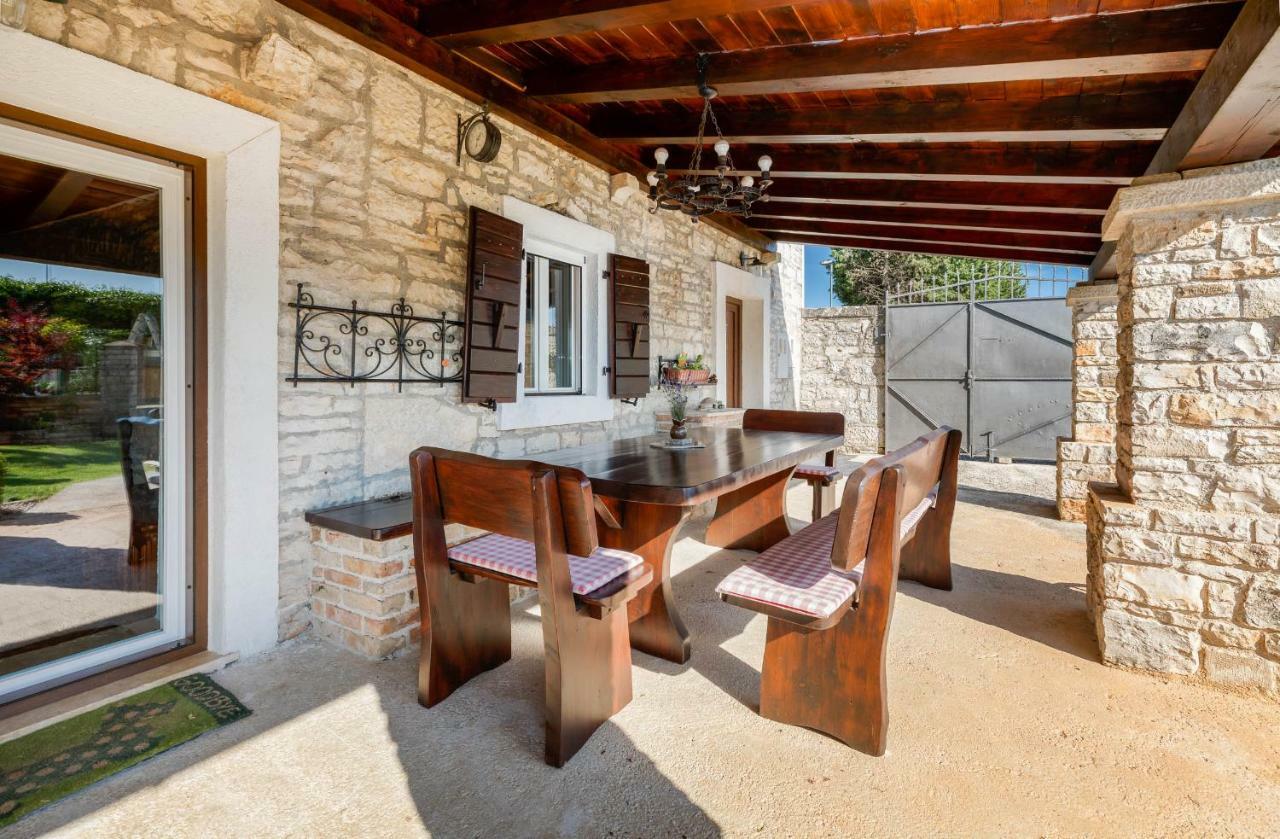 Holiday Home Ana Канфанар Екстер'єр фото