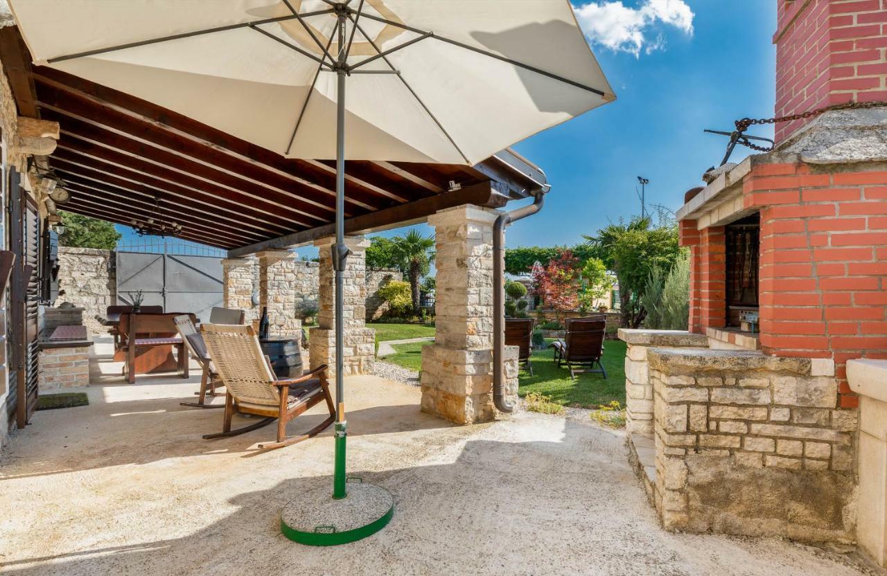 Holiday Home Ana Канфанар Екстер'єр фото