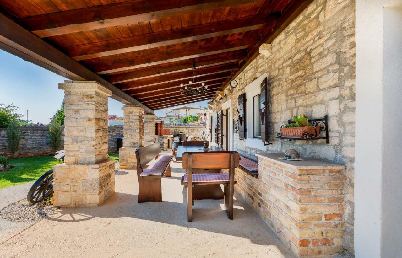 Holiday Home Ana Канфанар Екстер'єр фото