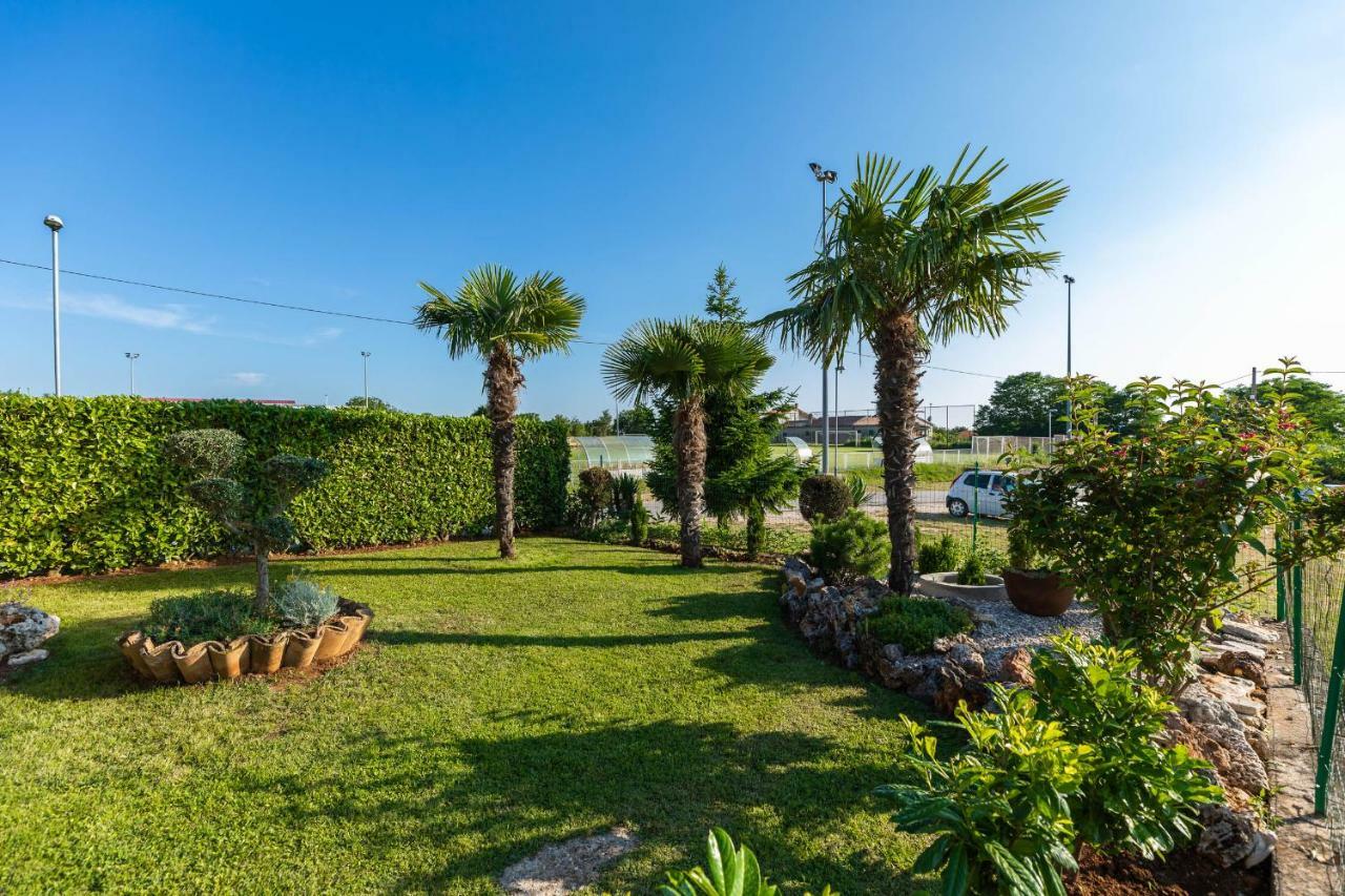 Holiday Home Ana Канфанар Екстер'єр фото